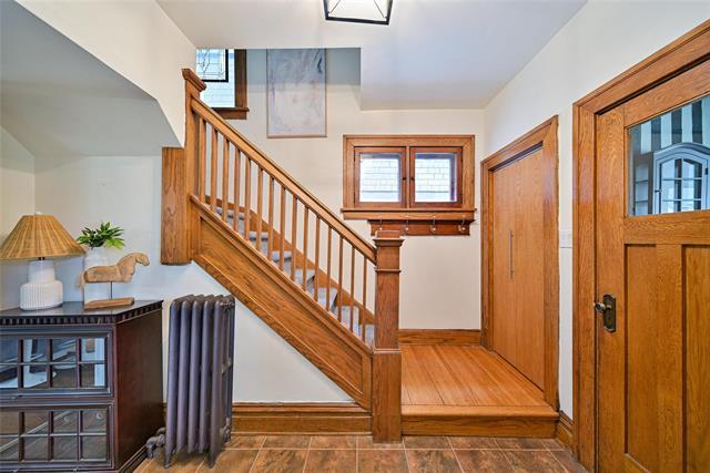 









237


Oak

ST,
Winnipeg,




MB
R3M 3P7

