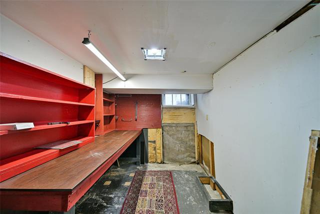 









237


Oak

ST,
Winnipeg,




MB
R3M 3P7

