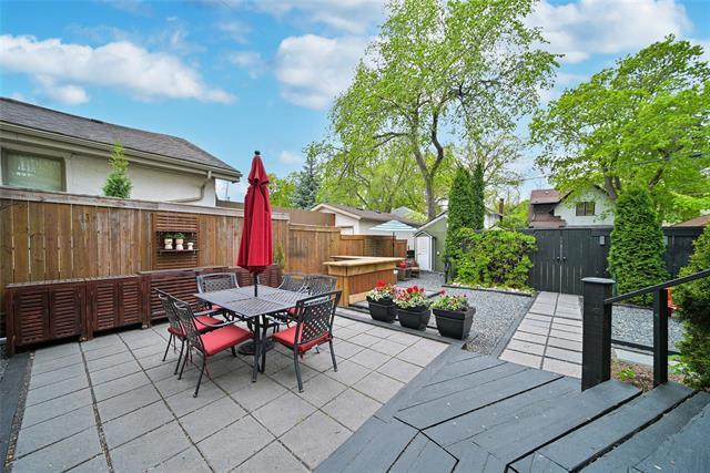 









237


Oak

ST,
Winnipeg,




MB
R3M 3P7

