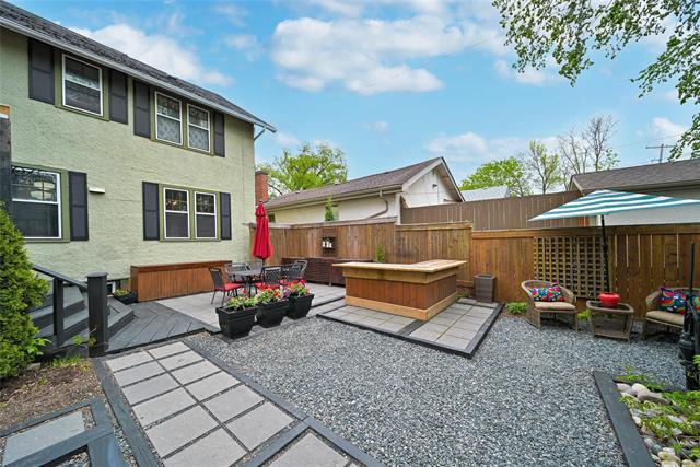 









237


Oak

ST,
Winnipeg,




MB
R3M 3P7

