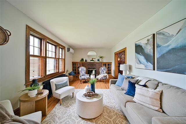 









237


Oak

ST,
Winnipeg,




MB
R3M 3P7

