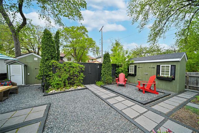 









237


Oak

ST,
Winnipeg,




MB
R3M 3P7

