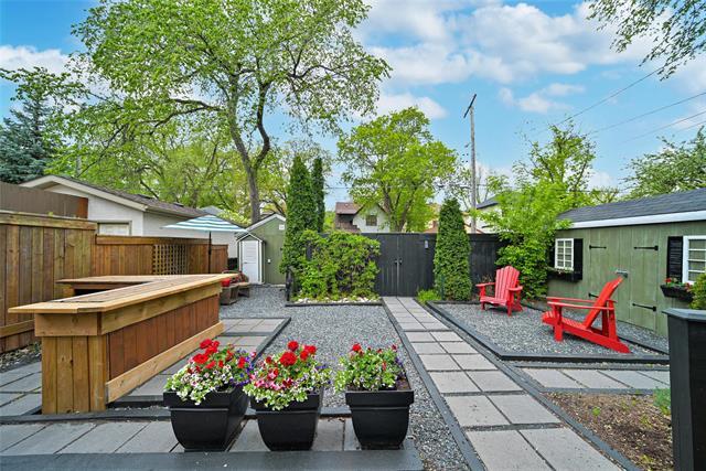 









237


Oak

ST,
Winnipeg,




MB
R3M 3P7

