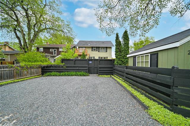 









237


Oak

ST,
Winnipeg,




MB
R3M 3P7

