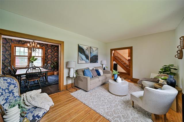 









237


Oak

ST,
Winnipeg,




MB
R3M 3P7

