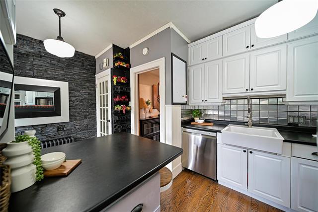 









237


Oak

ST,
Winnipeg,




MB
R3M 3P7

