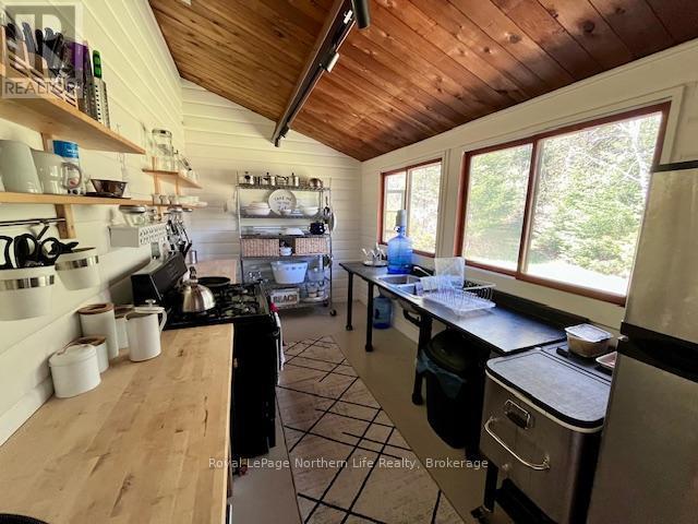 












2254 LAKE TEMAGAMI ISLAND 234 ISLAND

,
Temagami,




Ontario
P0H2H0


