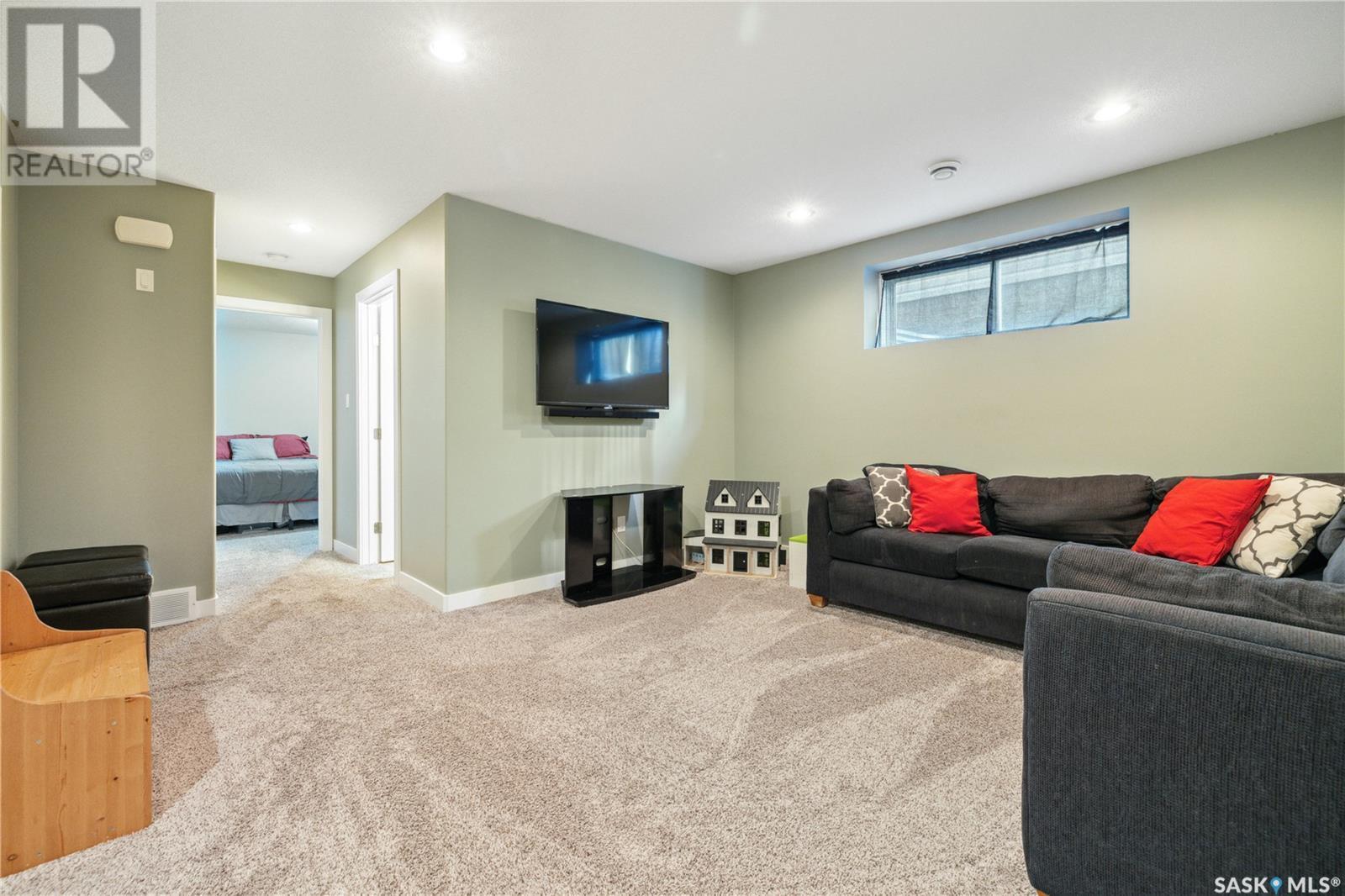 












71 Brigham ROAD

,
Moose Jaw,




Saskatchewan
S6K0A7

