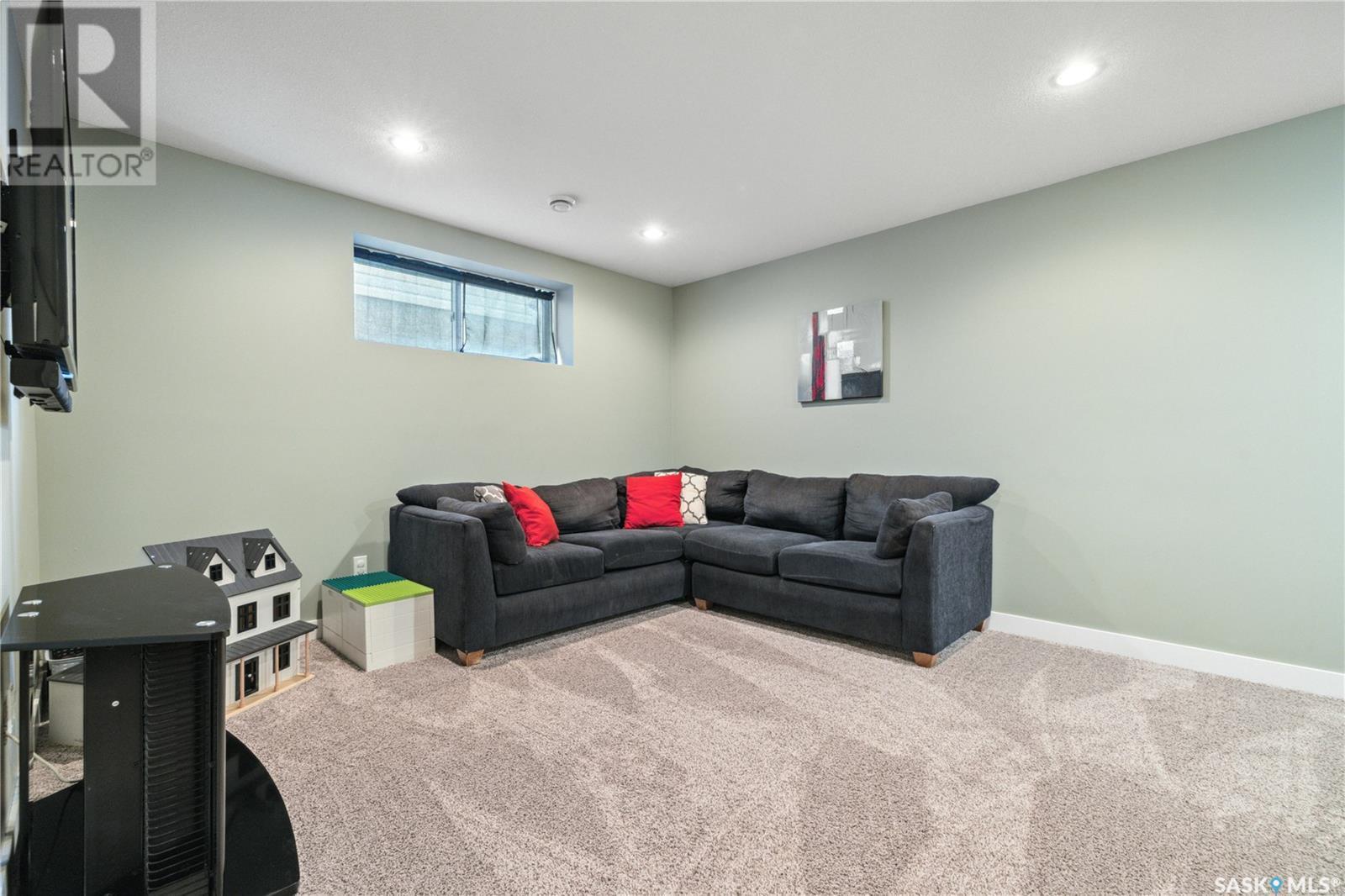 












71 Brigham ROAD

,
Moose Jaw,




Saskatchewan
S6K0A7

