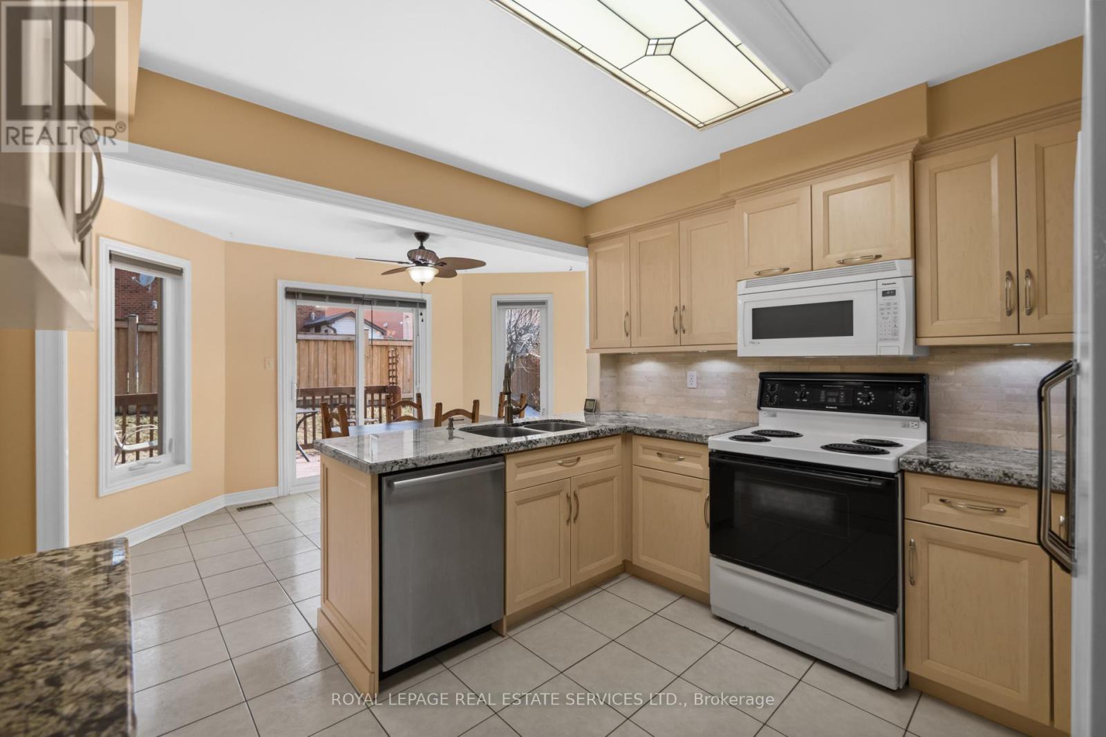 












1074 BRADBURY CHASE

,
Mississauga,




Ontario
L5V1J7

