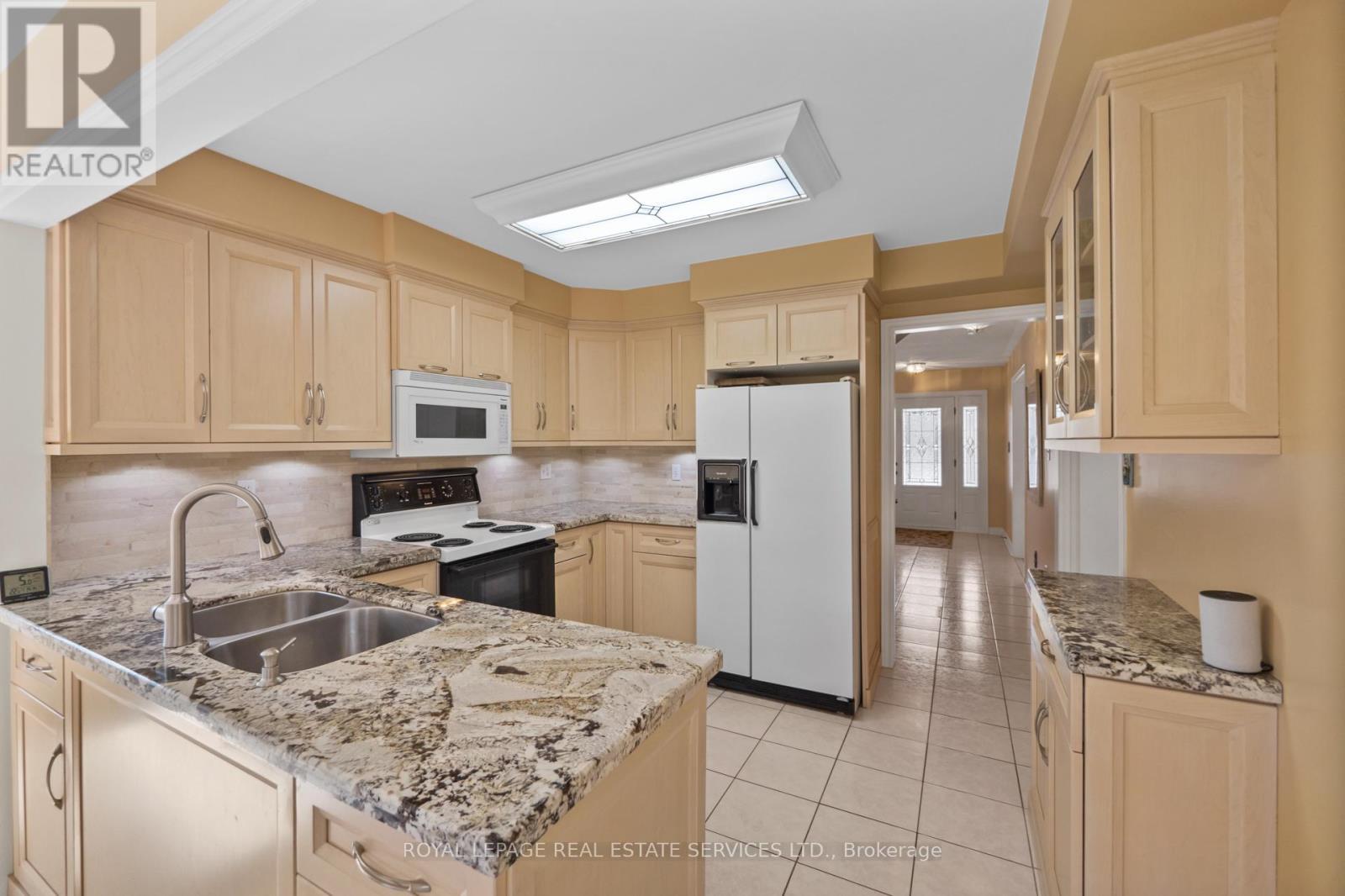 












1074 BRADBURY CHASE

,
Mississauga,




Ontario
L5V1J7

