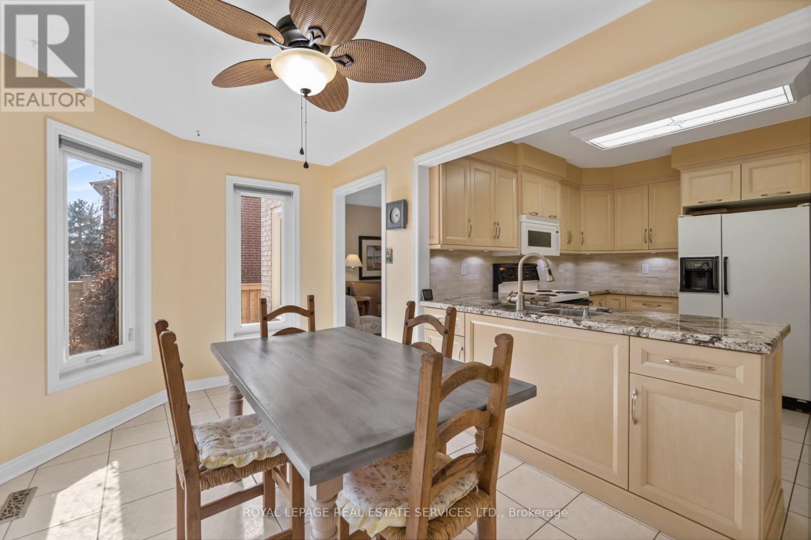 












1074 BRADBURY CHASE

,
Mississauga,




Ontario
L5V1J7

