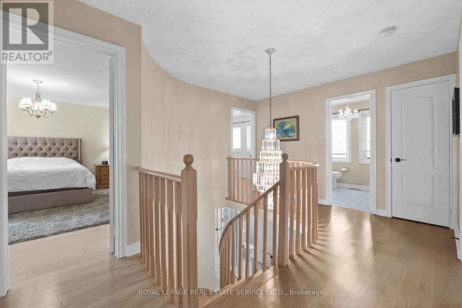 












1074 BRADBURY CHASE

,
Mississauga,




Ontario
L5V1J7

