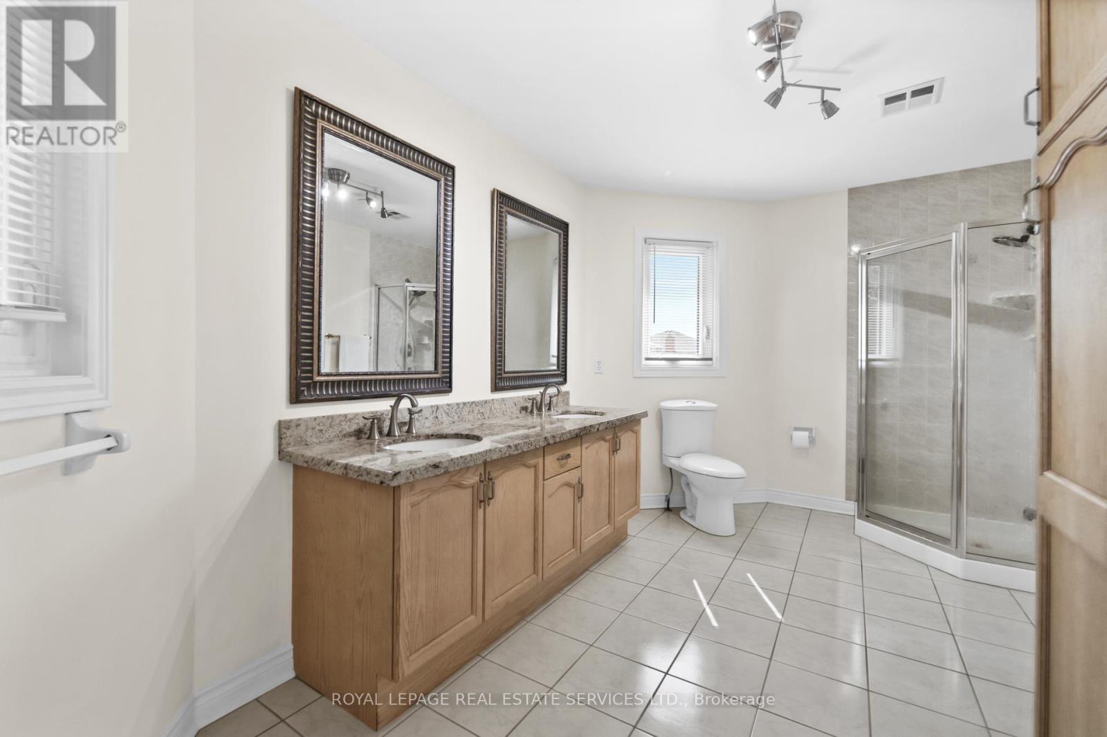 












1074 BRADBURY CHASE

,
Mississauga,




Ontario
L5V1J7

