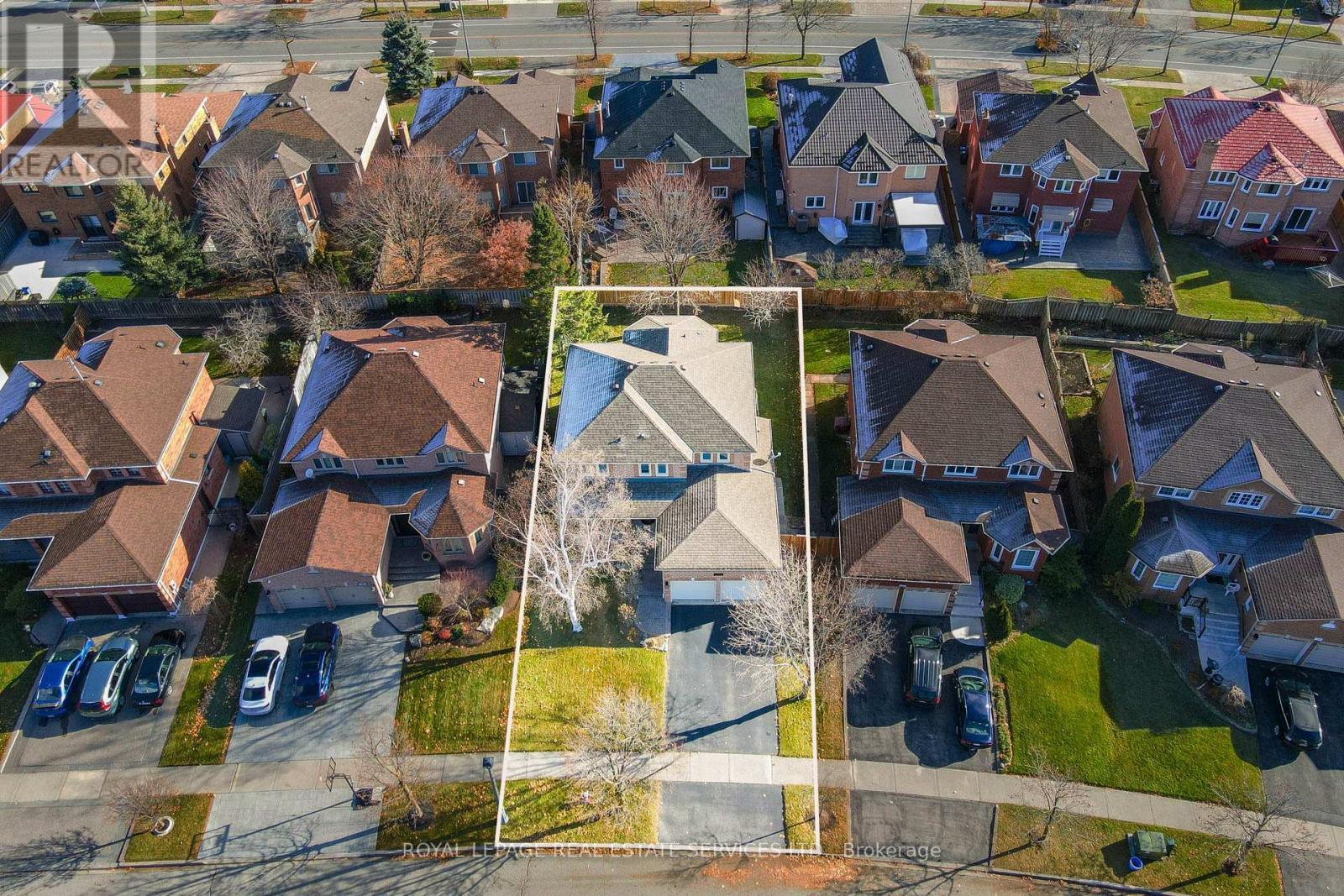 












1074 BRADBURY CHASE

,
Mississauga,




Ontario
L5V1J7

