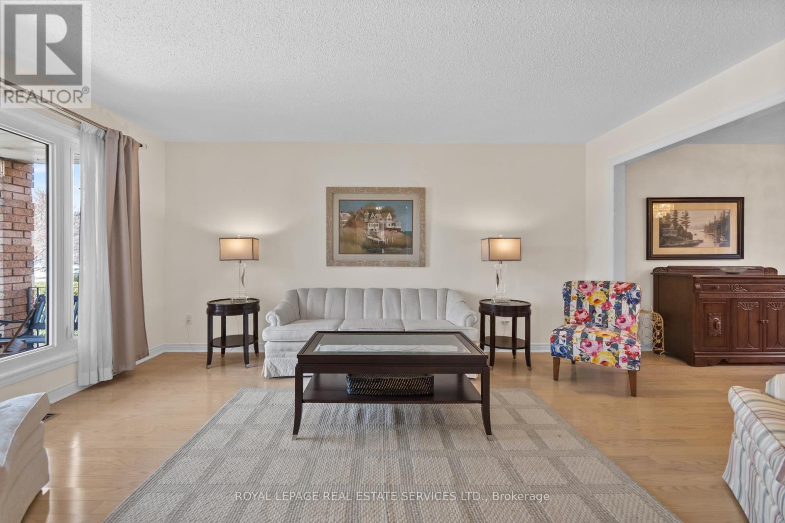 












1074 BRADBURY CHASE

,
Mississauga,




Ontario
L5V1J7

