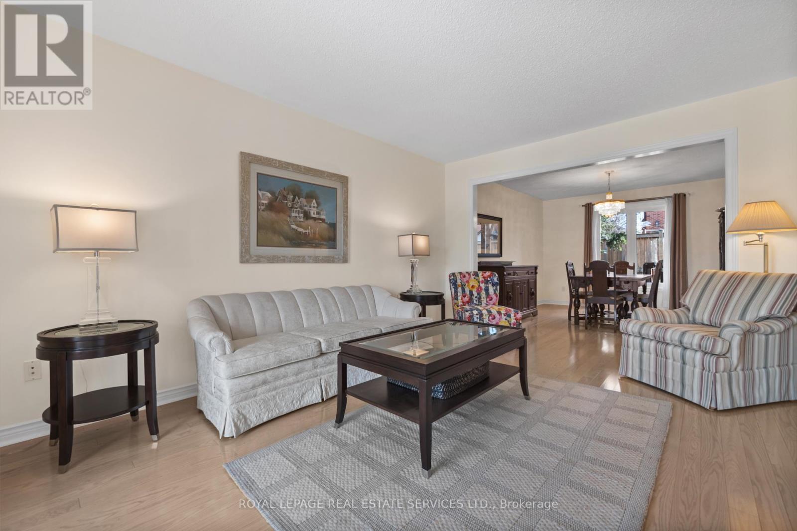 












1074 BRADBURY CHASE

,
Mississauga,




Ontario
L5V1J7

