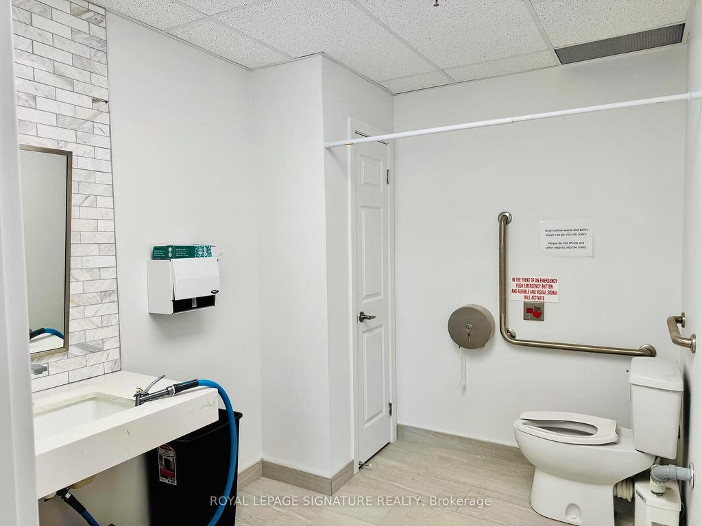 









3330


Bur Oak

Avenue North, 109,
Markham,




ON
L6B 1P4

