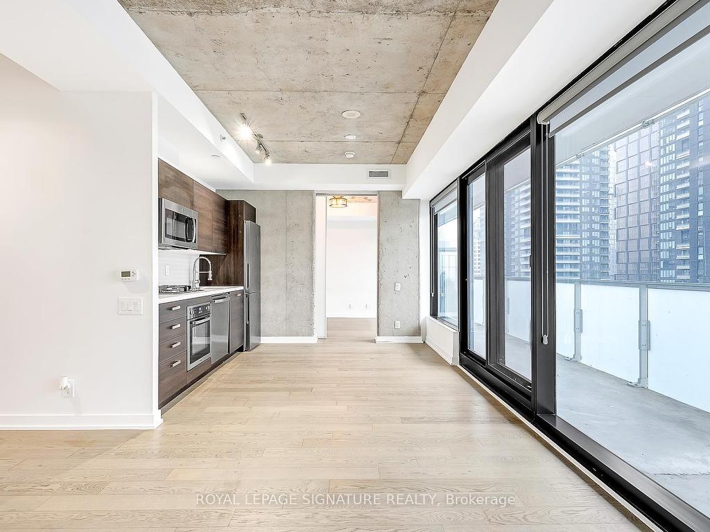 









11


Charlotte

Street, 2201,
Toronto,




ON
M5V 0M6


