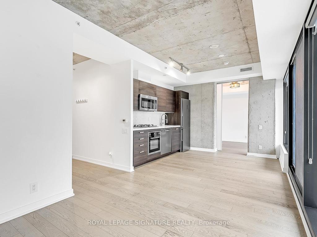 









11


Charlotte

Street, 2201,
Toronto,




ON
M5V 0M6

