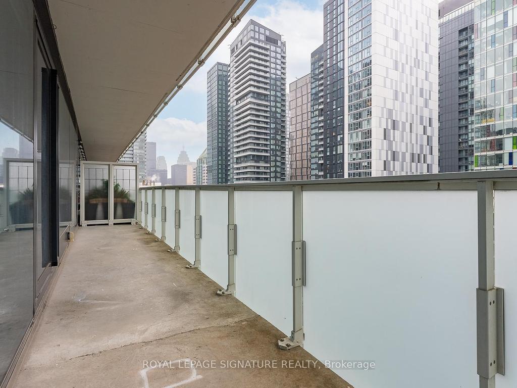 









11


Charlotte

Street, 2201,
Toronto,




ON
M5V 0M6

