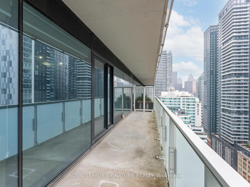 









11


Charlotte

Street, 2201,
Toronto,




ON
M5V 0M6

