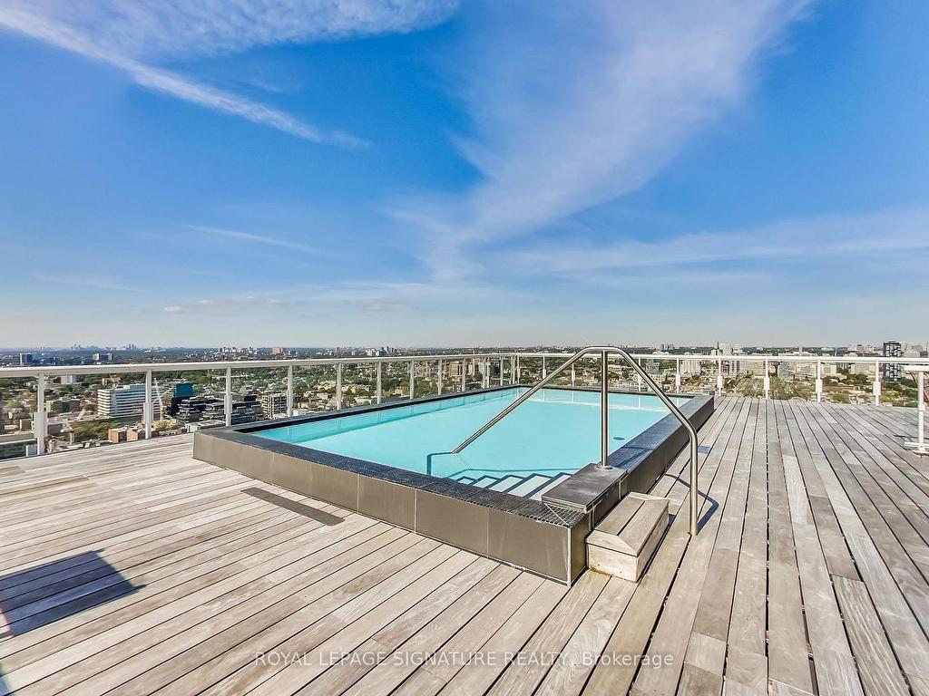 









11


Charlotte

Street, 2201,
Toronto,




ON
M5V 0M6

