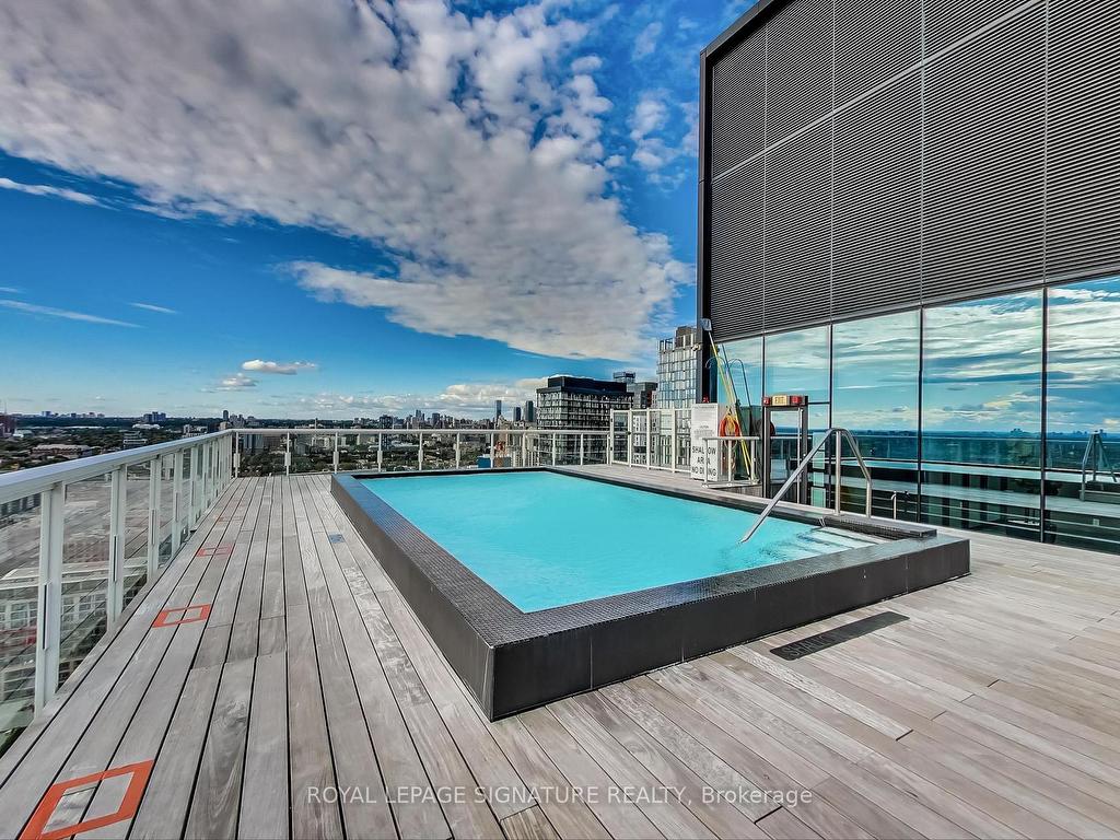 









11


Charlotte

Street, 2201,
Toronto,




ON
M5V 0M6

