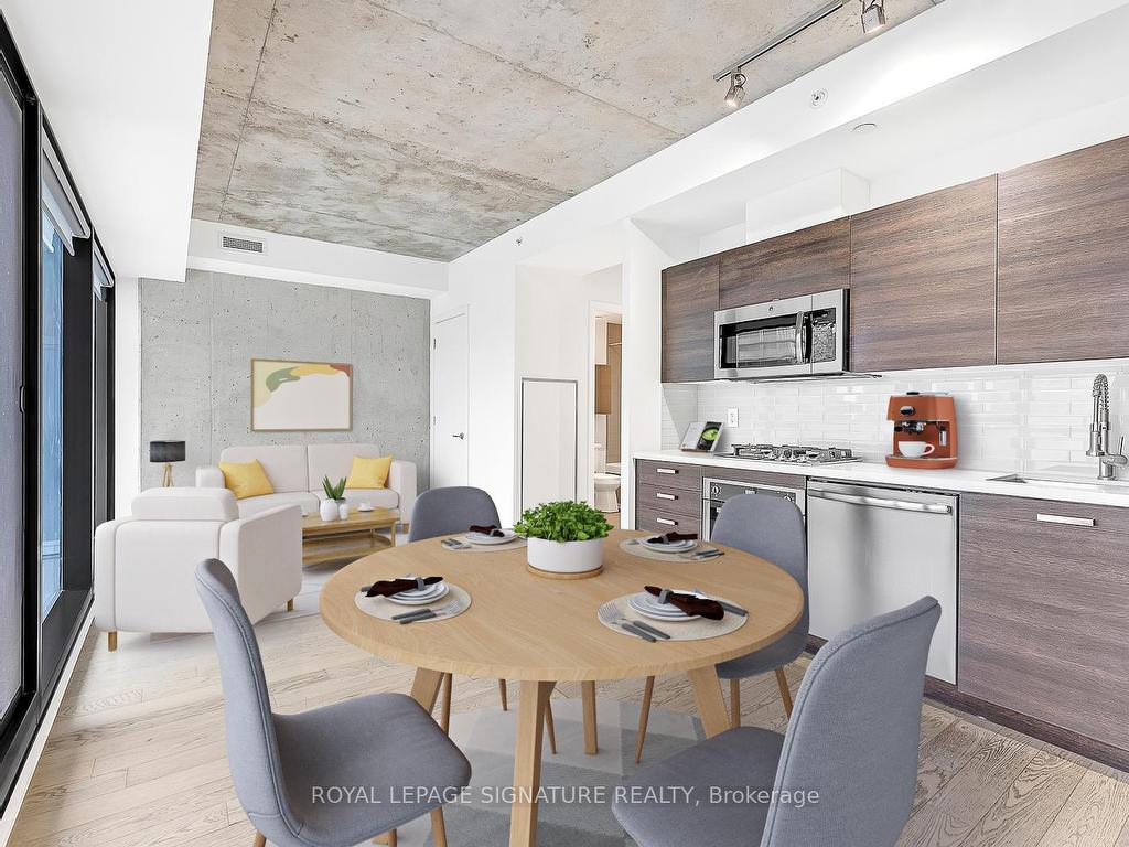 









11


Charlotte

Street, 2201,
Toronto,




ON
M5V 0M6

