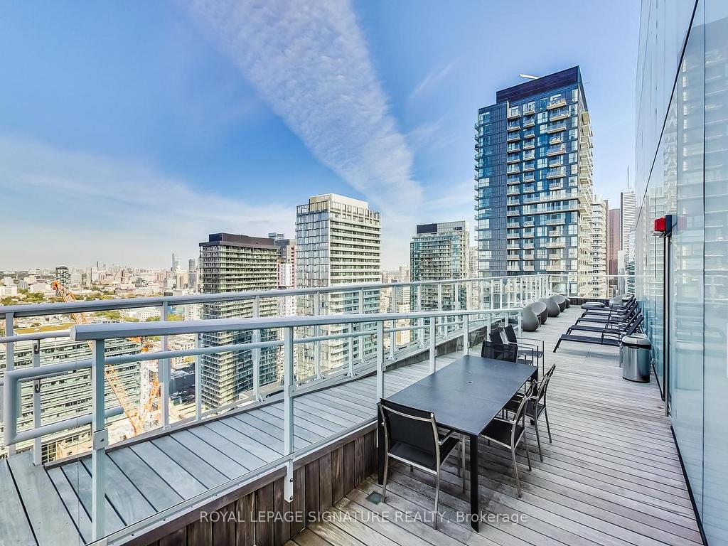 









11


Charlotte

Street, 2201,
Toronto,




ON
M5V 0M6

