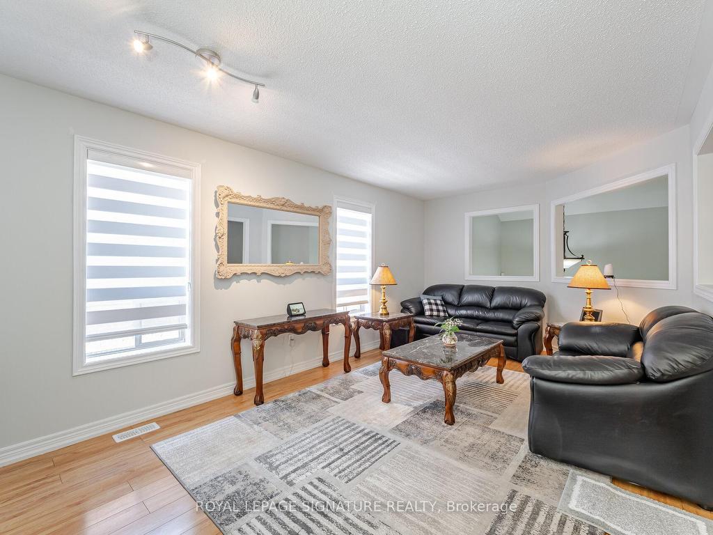 









206


Van Scott

Drive,
Brampton,




ON
L7A 1V9

