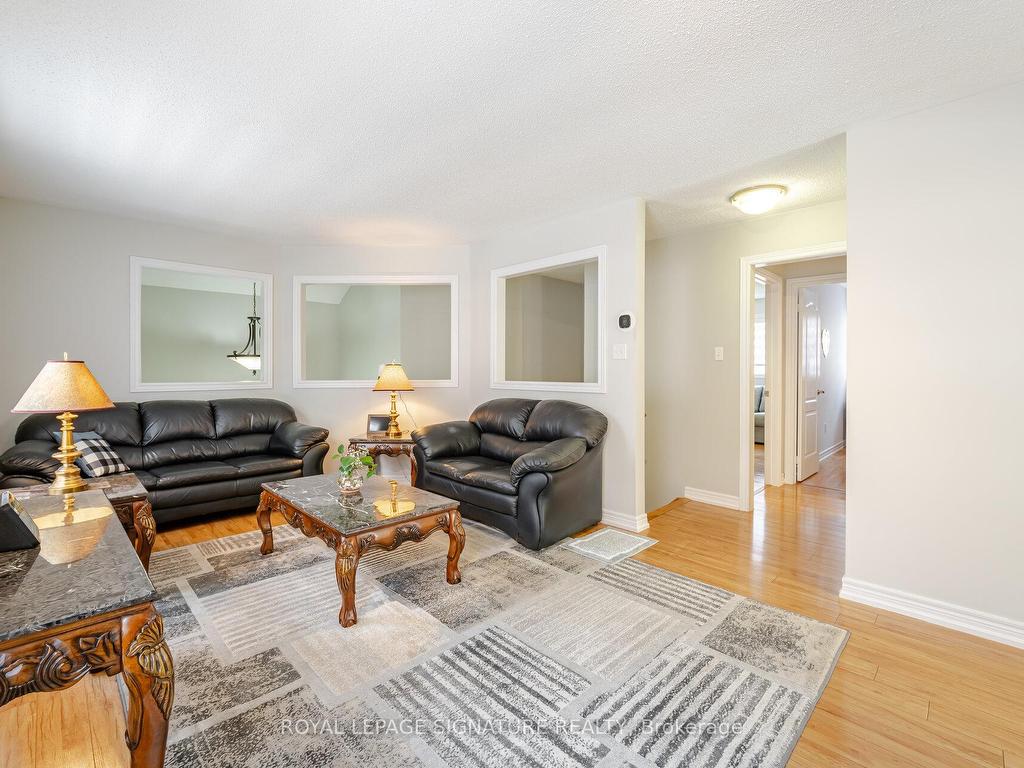 









206


Van Scott

Drive,
Brampton,




ON
L7A 1V9

