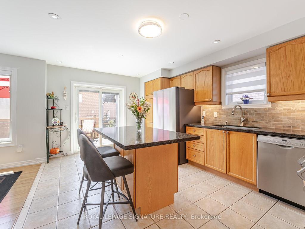 









206


Van Scott

Drive,
Brampton,




ON
L7A 1V9

