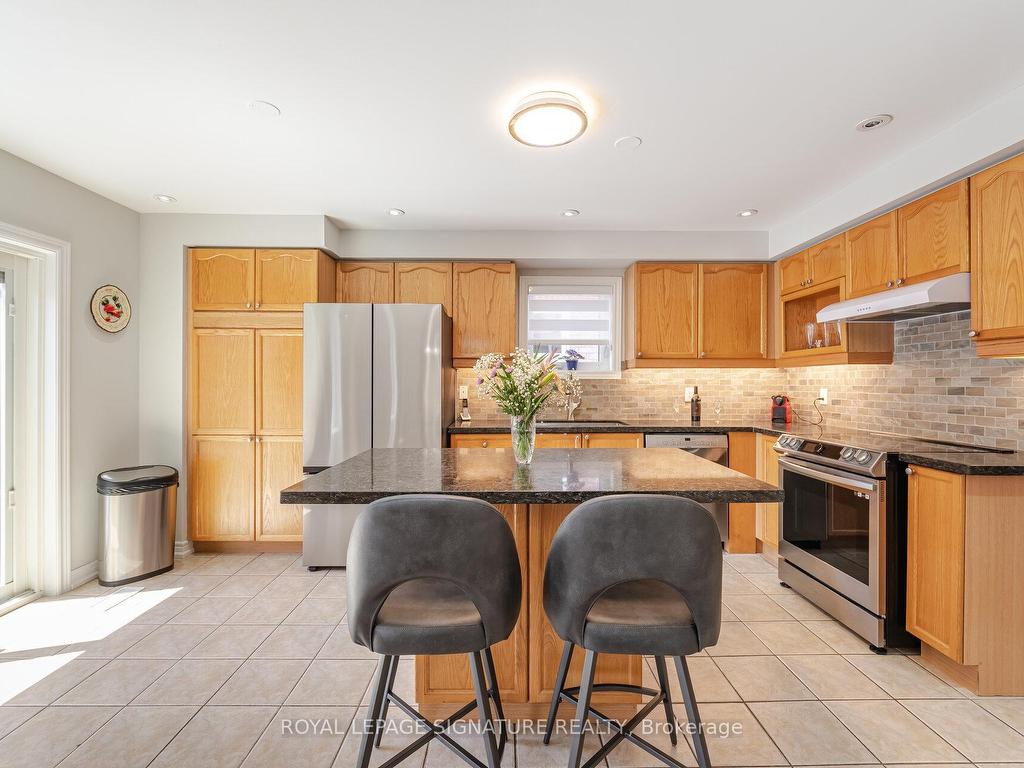 









206


Van Scott

Drive,
Brampton,




ON
L7A 1V9

