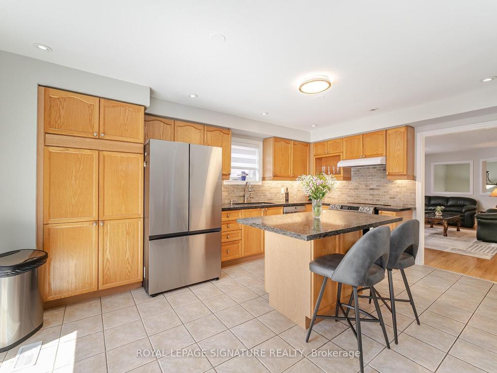 









206


Van Scott

Drive,
Brampton,




ON
L7A 1V9

