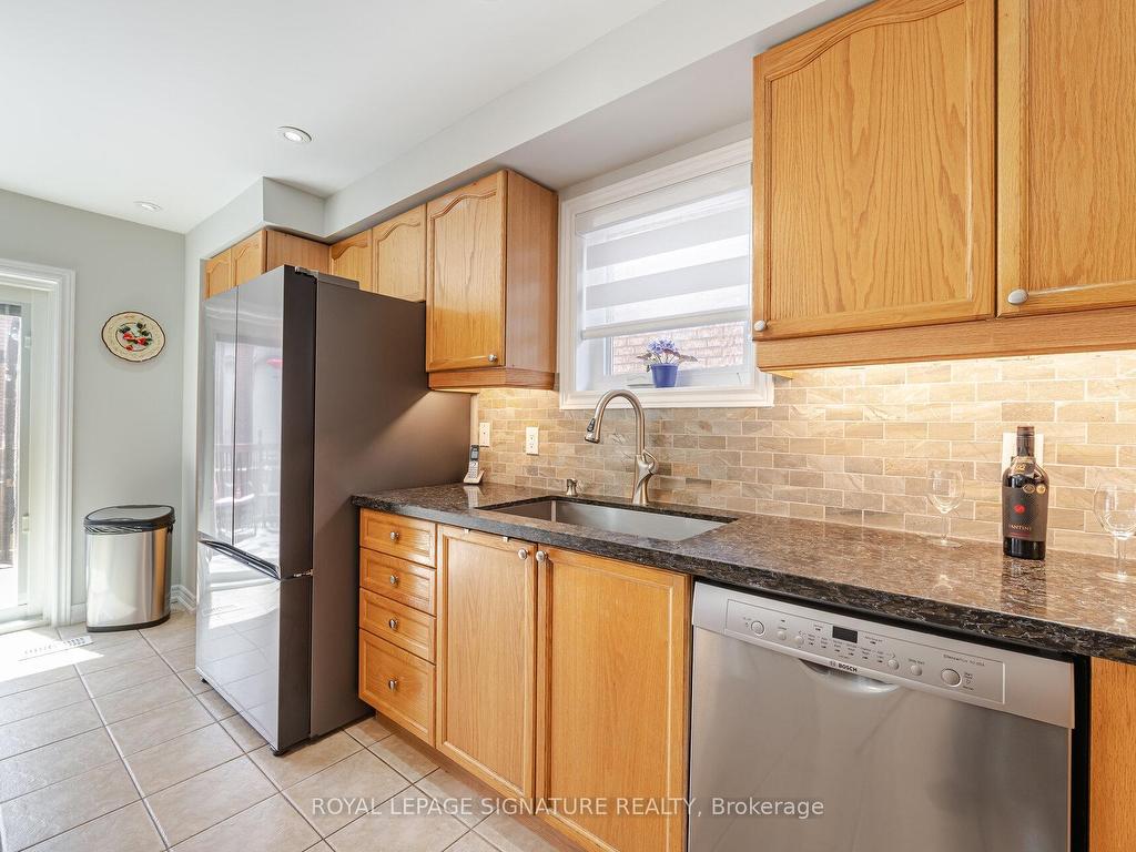 









206


Van Scott

Drive,
Brampton,




ON
L7A 1V9

