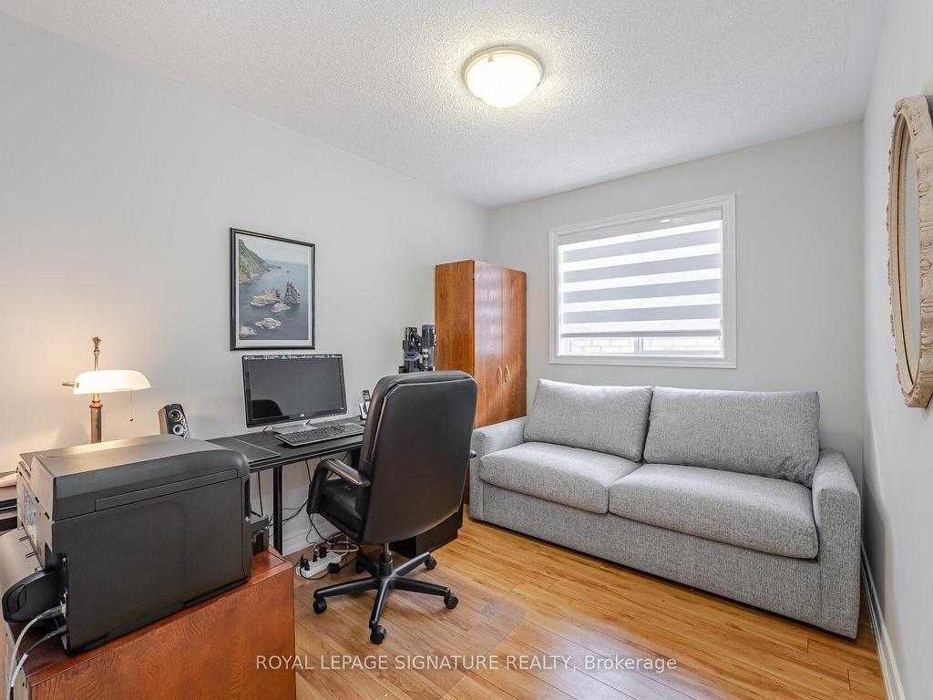 









206


Van Scott

Drive,
Brampton,




ON
L7A 1V9

