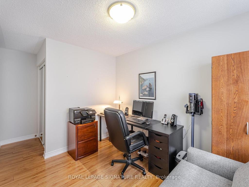 









206


Van Scott

Drive,
Brampton,




ON
L7A 1V9

