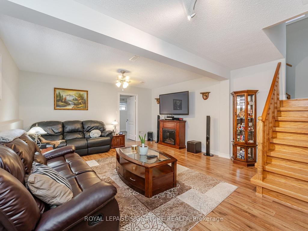 









206


Van Scott

Drive,
Brampton,




ON
L7A 1V9

