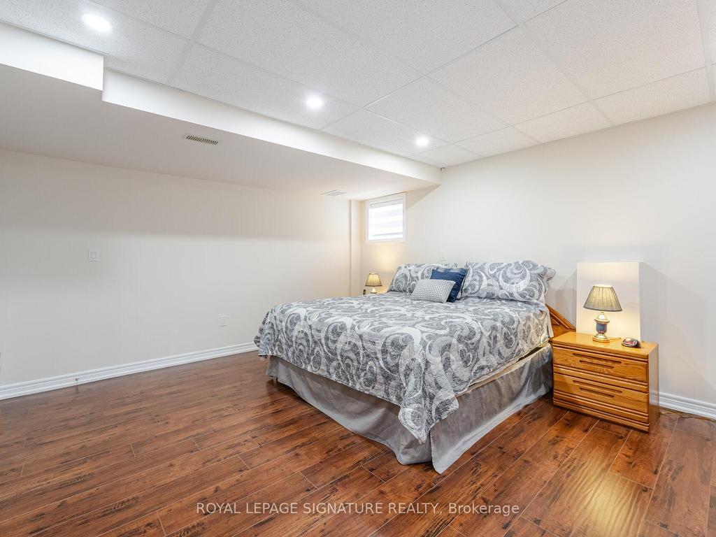 









206


Van Scott

Drive,
Brampton,




ON
L7A 1V9

