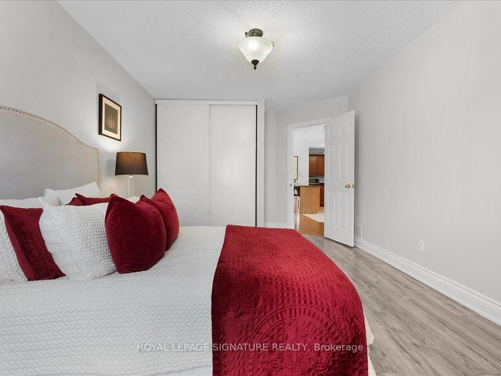 









590


DEVON

Avenue, Upper,
Oshawa,




ON
L1H 1R8

