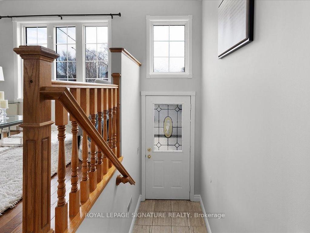 









590


DEVON

Avenue, Upper,
Oshawa,




ON
L1H 1R8

