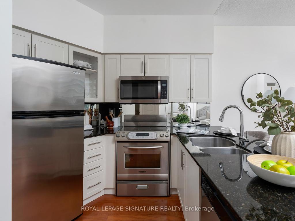 









15


Windermere

Avenue, 411,
Toronto,




ON
M6S 5A2

