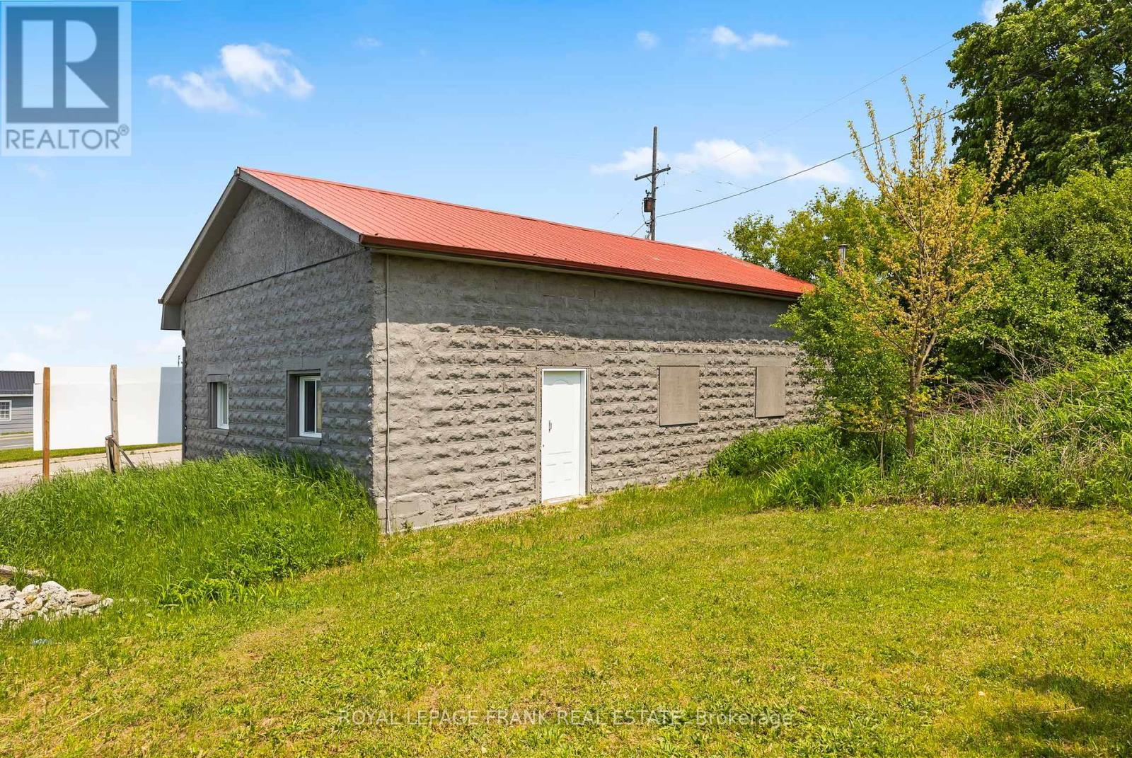 












174 HWY 7A ROAD

,
Kawartha Lakes (Manvers),




Ontario
L0B1K0


