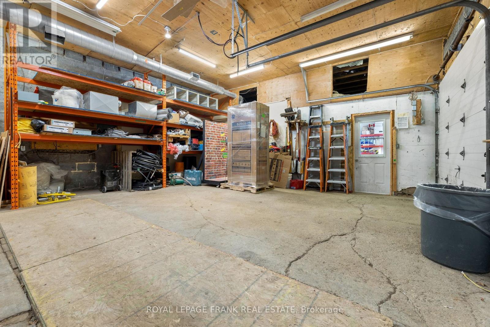 












174 HWY 7A ROAD

,
Kawartha Lakes (Manvers),




Ontario
L0B1K0

