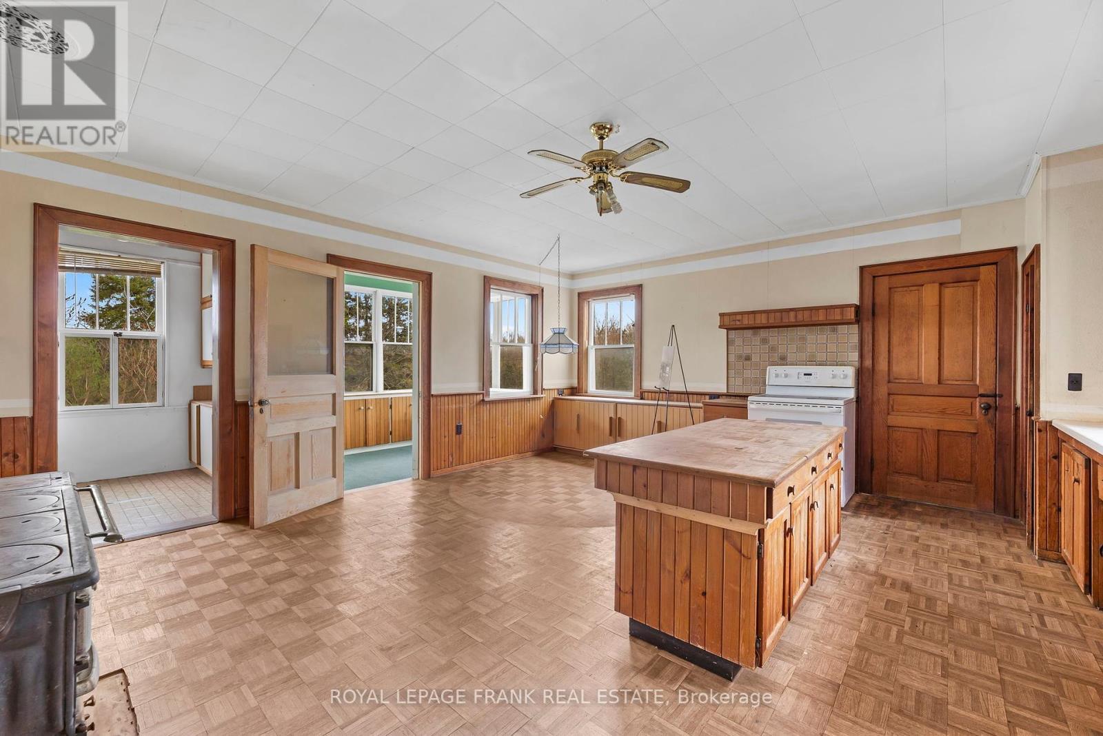 












3148 COUNTY ROAD 32 HIGHWAY

,
Leeds and the Thousand Islands,







Ontario
K0H2N0

