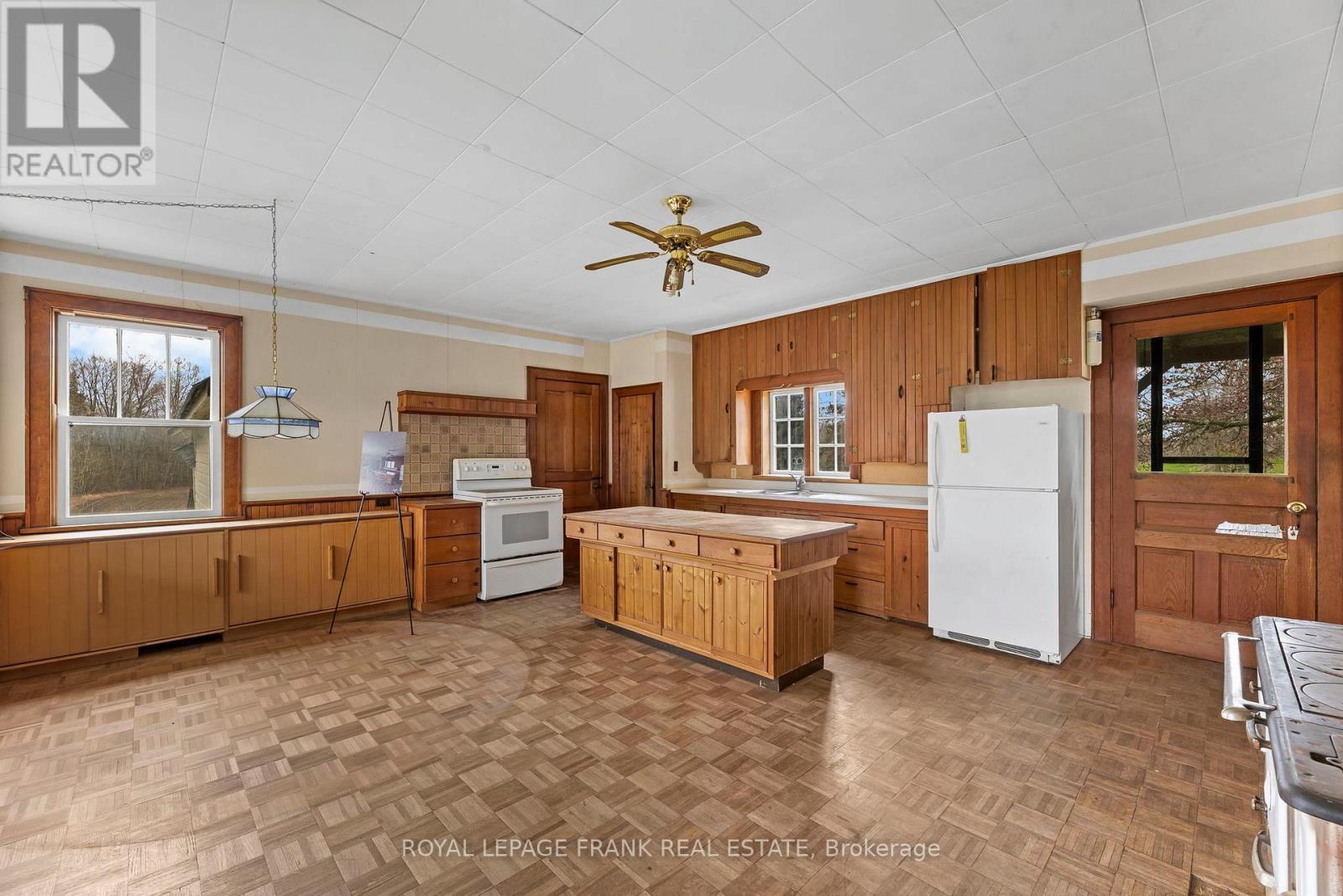












3148 COUNTY ROAD 32 HIGHWAY

,
Leeds and the Thousand Islands,







Ontario
K0H2N0

