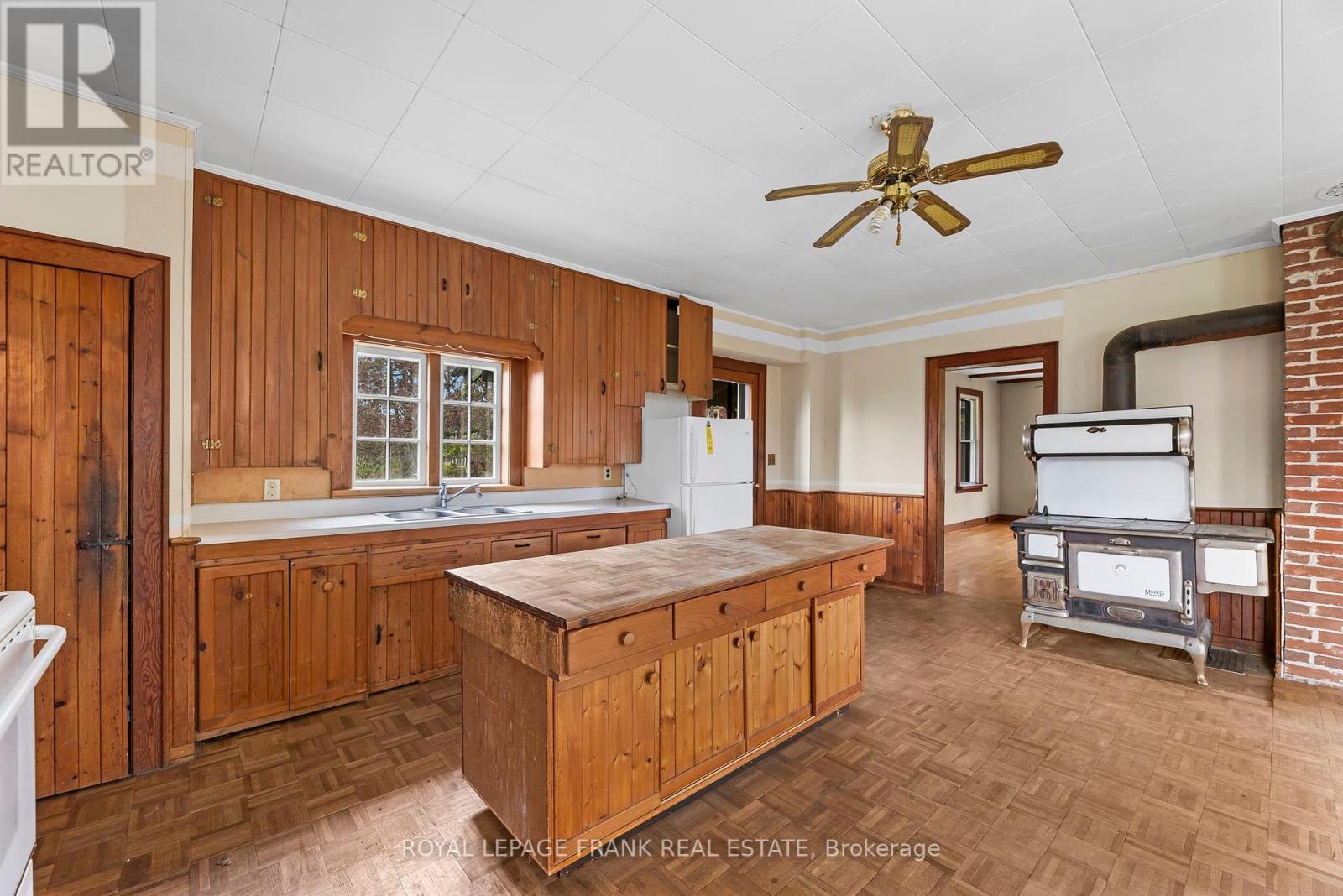 












3148 COUNTY ROAD 32 HIGHWAY

,
Leeds and the Thousand Islands,







Ontario
K0H2N0

