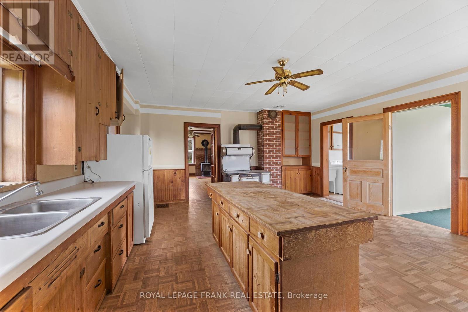 












3148 COUNTY ROAD 32 HIGHWAY

,
Leeds and the Thousand Islands,







Ontario
K0H2N0

