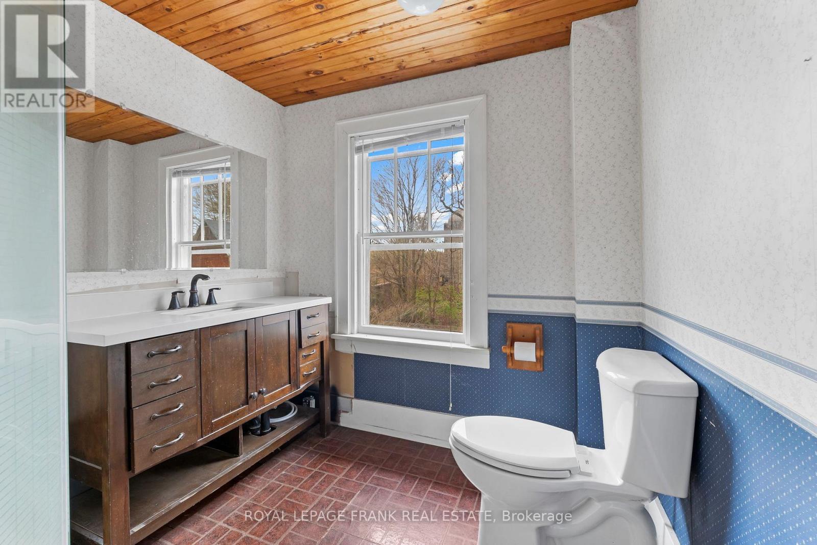 












3148 COUNTY ROAD 32 HIGHWAY

,
Leeds and the Thousand Islands,







Ontario
K0H2N0

